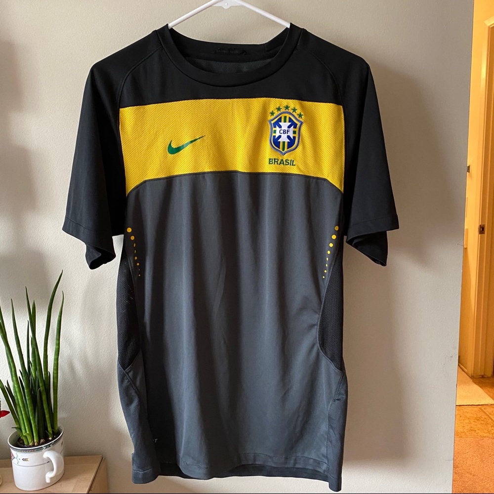 Nike Men’s Brazil Soccer Training Shirt/Jersey